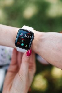 Apple Watch Seri 6 - Smartwatch Terbaik 